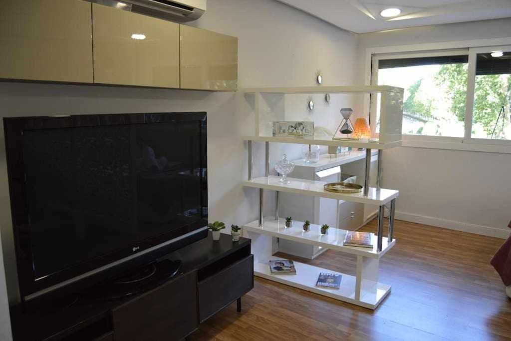 Apartamento Lirio De Agua Granada Centro Apartment Luaran gambar